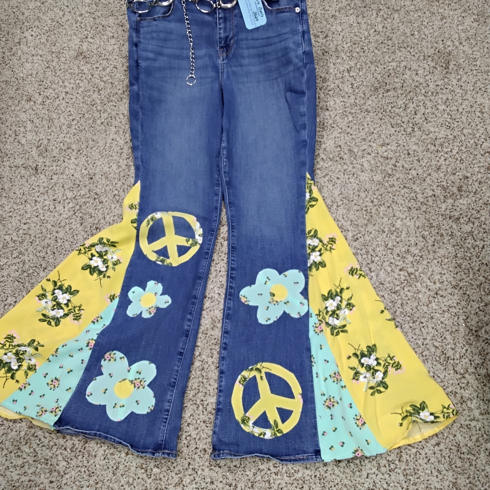 3829 Size 16 American Eagle Outfitters Blue Floral Peace Flare Jeans